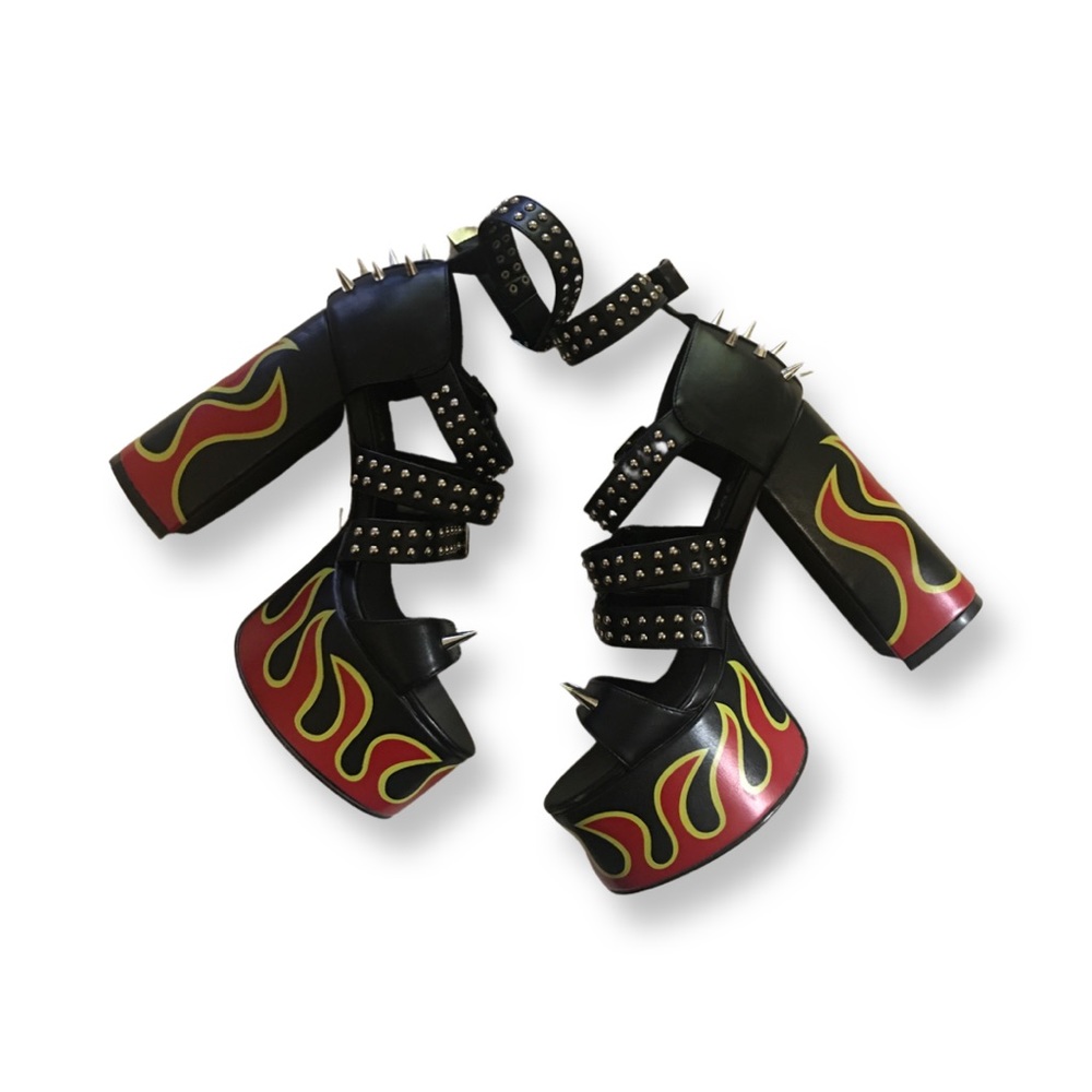 Fire platform heels